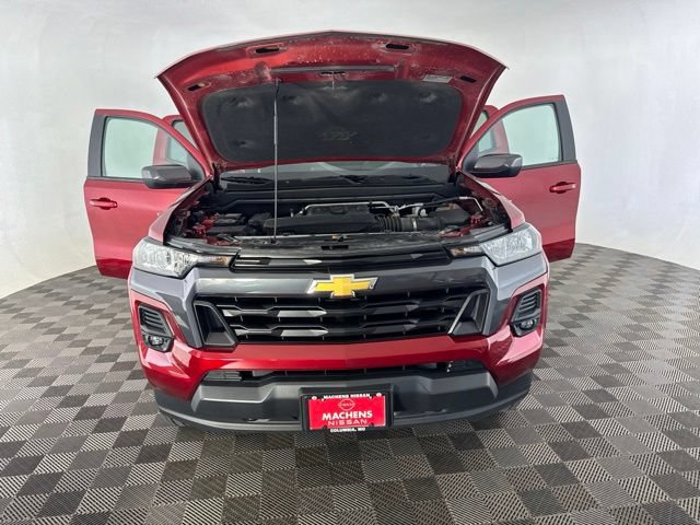 Used 2024 Chevrolet Colorado LT w/ LT Convenience Package II AWD/4WD image 11