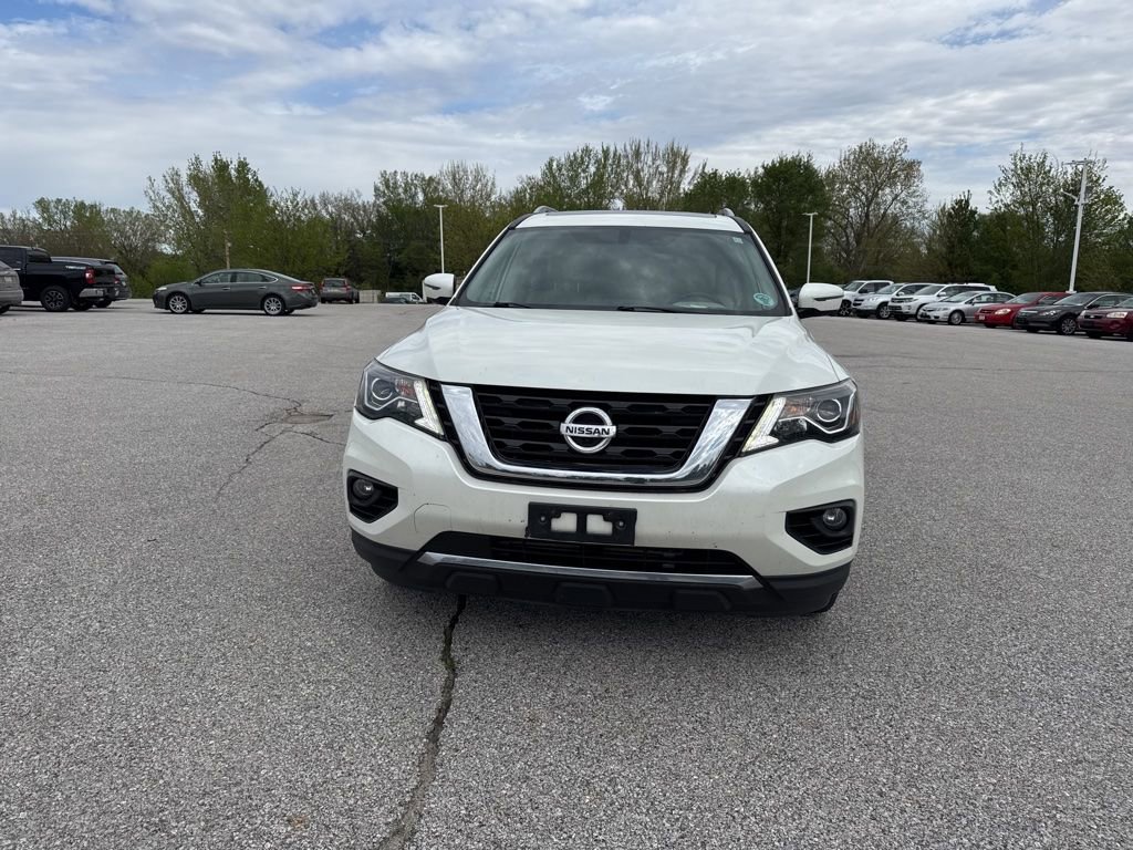 Used 2018 Nissan Pathfinder Platinum AWD/4WD image 3