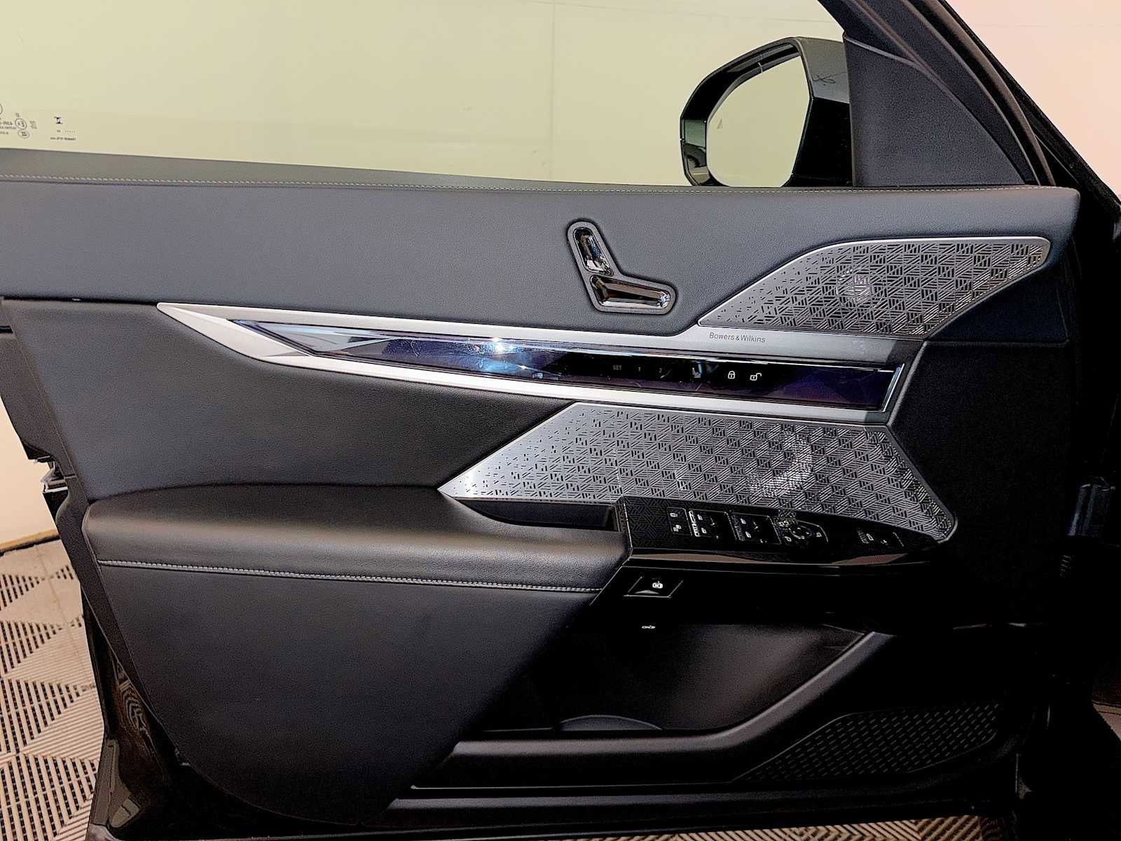 Certified 2023 BMW i7 xDrive60 w/ Executive Package 2 image 11