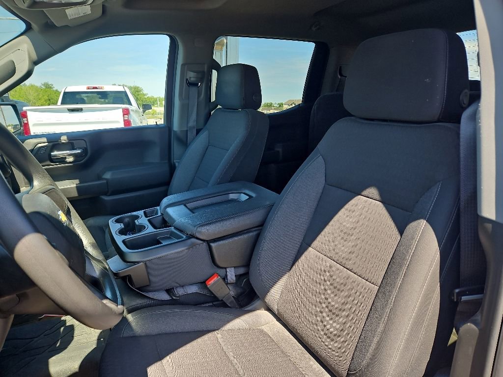 Used 2024 Chevrolet Silverado 1500 Custom w/ Turbomax Blackout Package AWD/4WD image 11