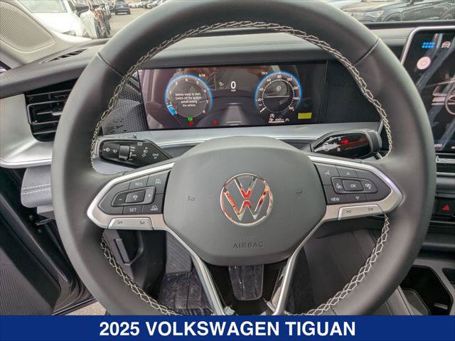 New 2025 Volkswagen Tiguan SE AWD/4WD image 13