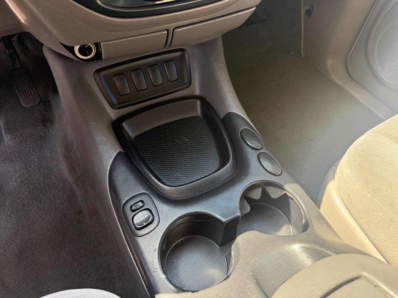 Used 2006 Toyota Sequoia SR5 RWD image 20