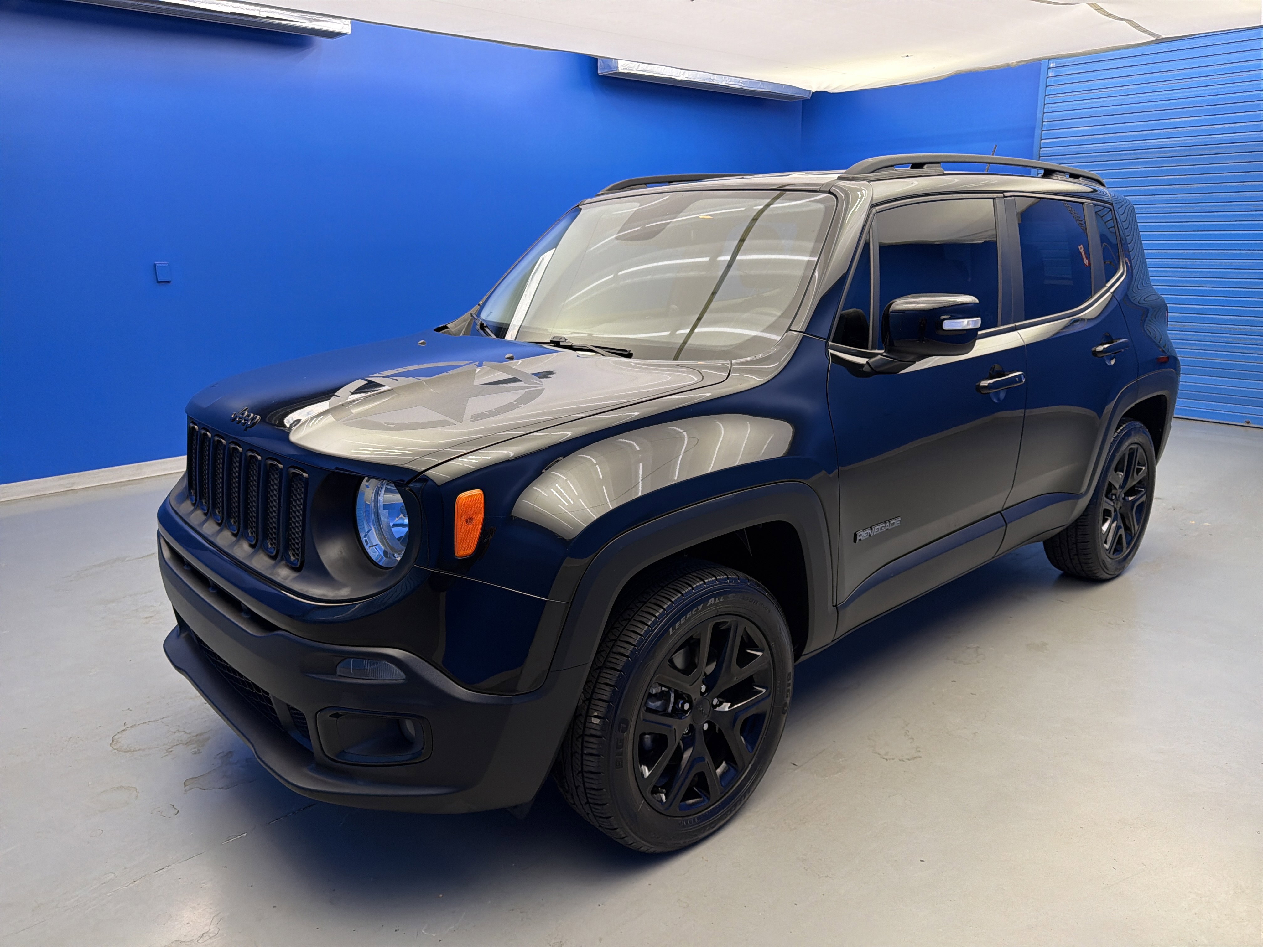 Used 2017 Jeep Renegade Altitude AWD/4WD image 4