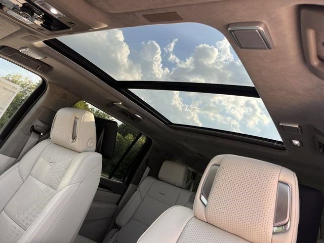 New 2026 Cadillac Escalade ESV Platinum Luxury AWD/4WD image 18