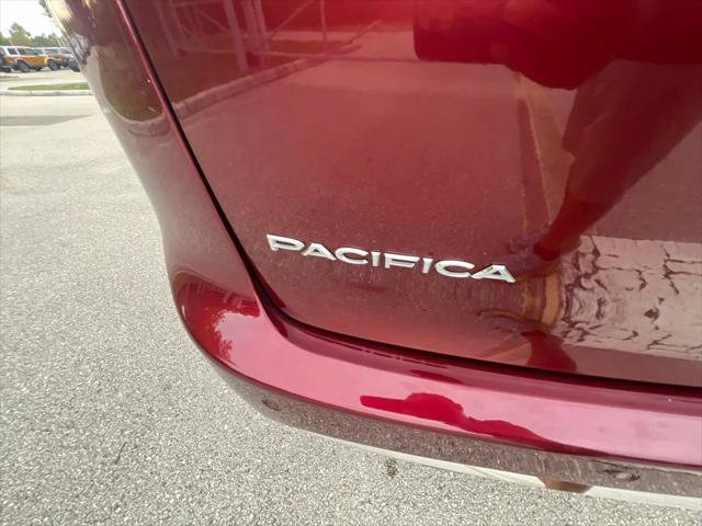 Certified 2020 Chrysler Pacifica Limited w/ Tire & Wheel Group FWD image 26