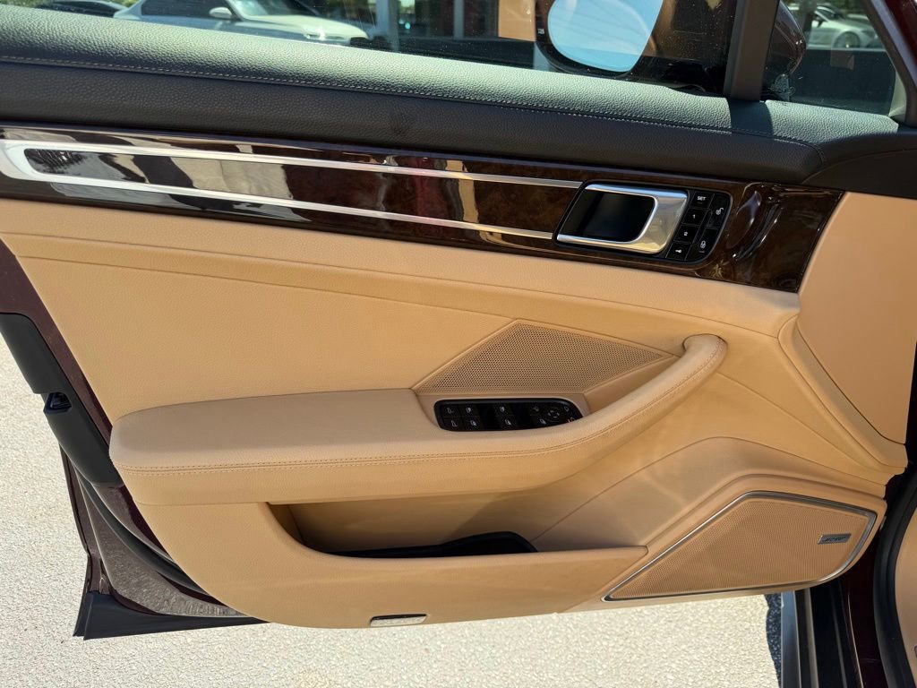 Used 2018 Porsche Panamera image 14