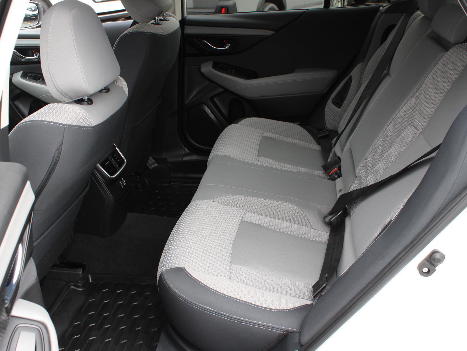 Used 2023 Subaru Outback Premium AWD/4WD image 17