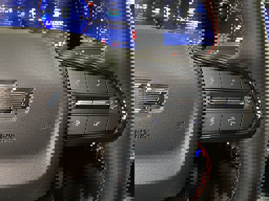 Used 2024 Chevrolet Equinox EV RS image 22