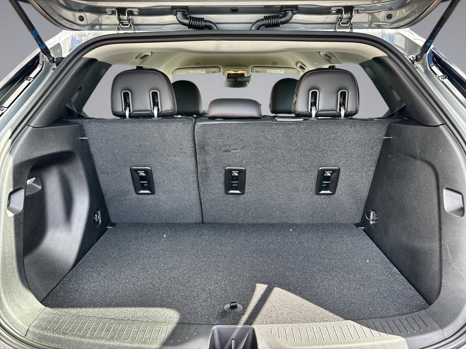 New 2027 Chevrolet Bolt RS FWD image 31