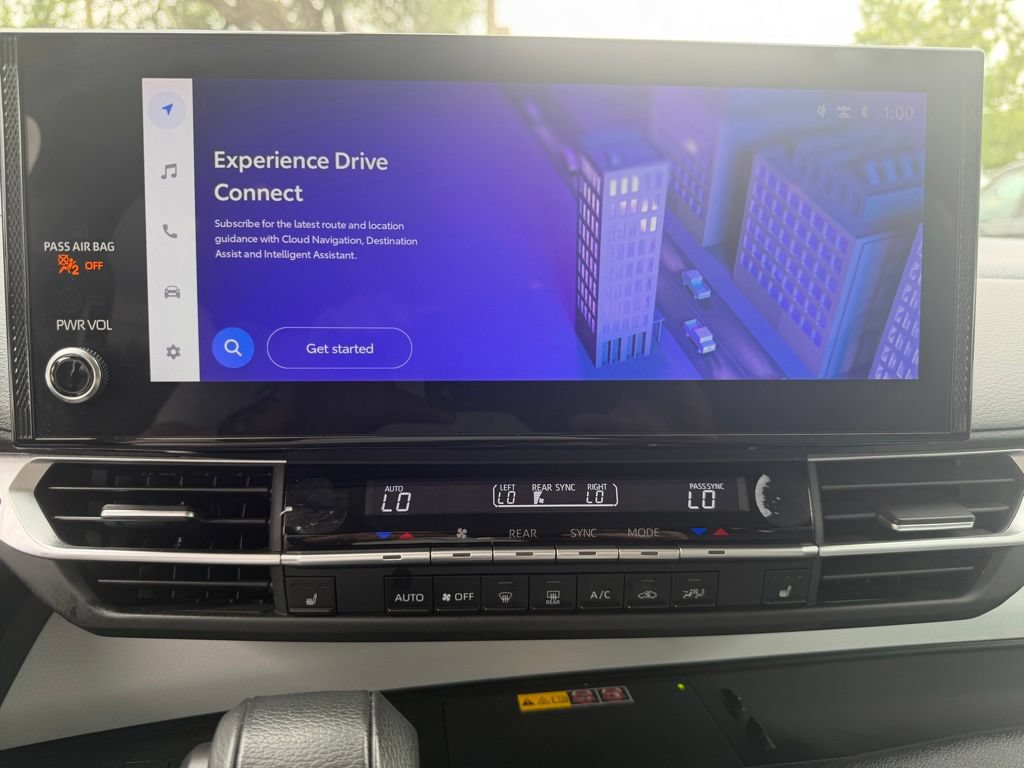 Used 2025 Toyota Sienna XLE FWD image 22