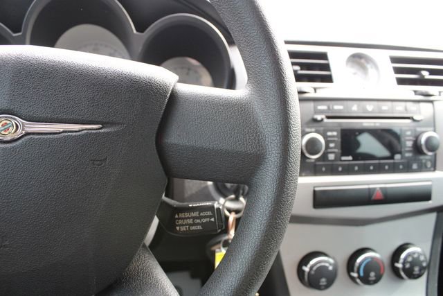Used 2009 Chrysler Sebring LX FWD image 11