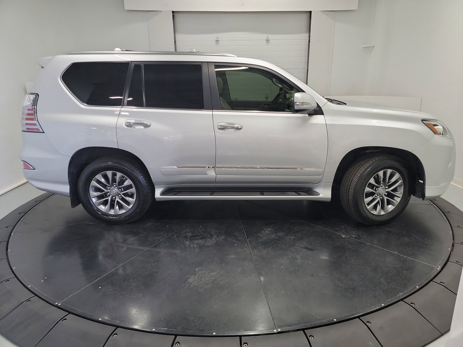 Used 2014 Lexus GX 460 Luxury image 11