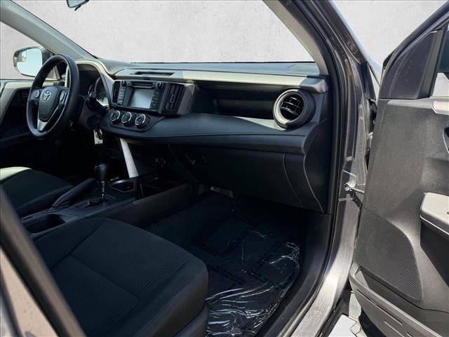 Used 2016 Toyota RAV4 LE FWD image 11