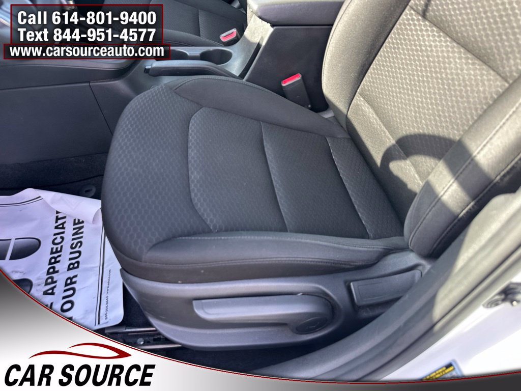 Used 2020 Hyundai Elantra SE w/ Cargo Package (C1) FWD image 14