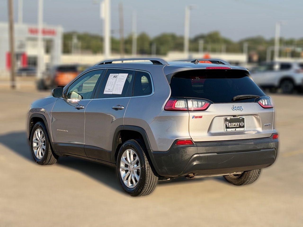 Used 2019 Jeep Cherokee Latitude w/ Popular Appearance Group FWD image 6