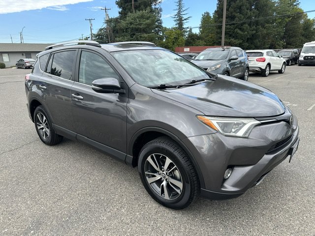 Used 2017 Toyota RAV4 XLE w/ Plus Extra Value Package AWD/4WD image 16
