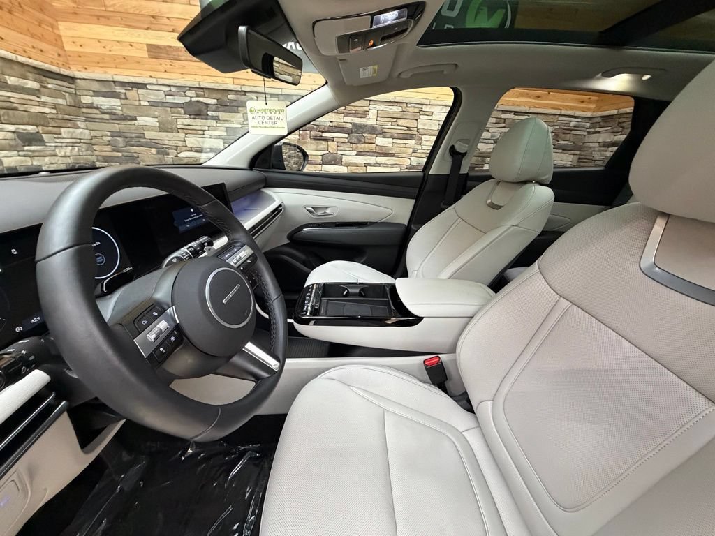 Used 2025 Hyundai Tucson Limited AWD/4WD image 15