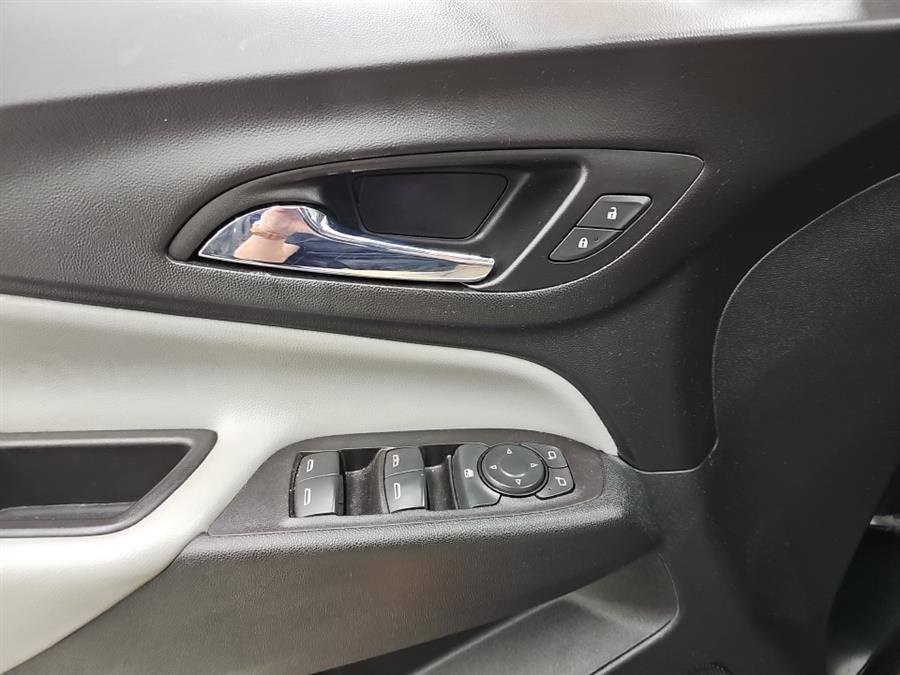 Used 2021 Chevrolet Equinox LS image 25