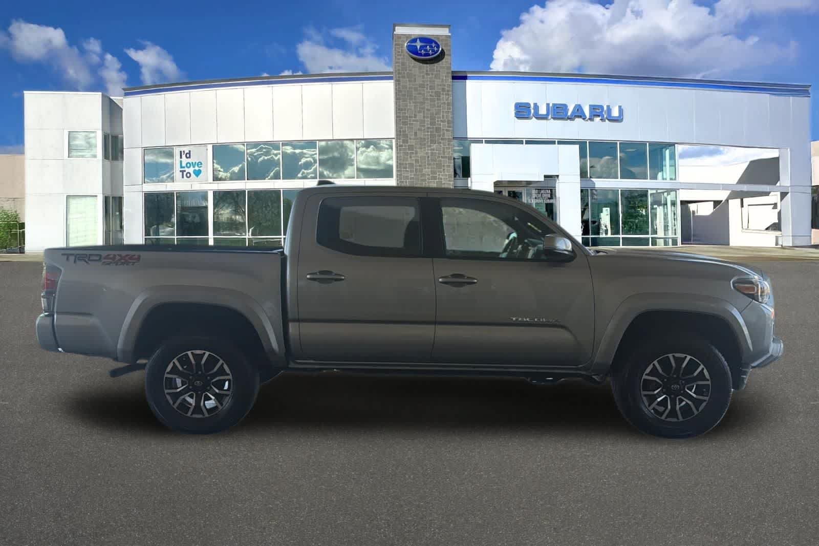 Used 2020 Toyota Tacoma TRD Sport AWD/4WD image 6