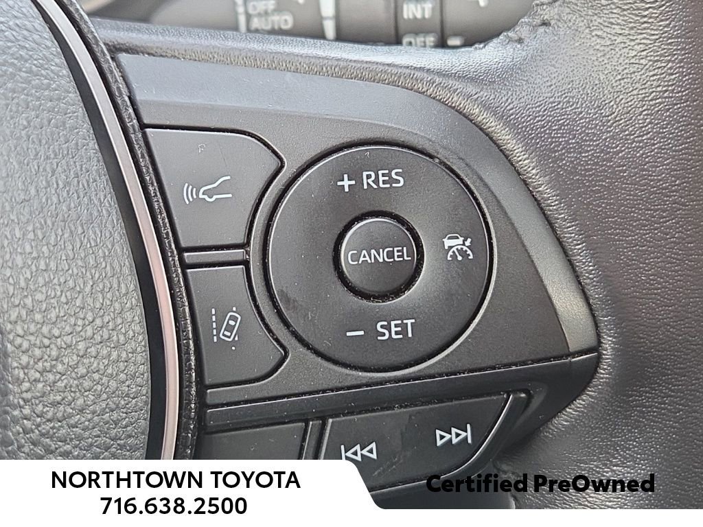 Used 2022 Toyota RAV4 XLE image 19
