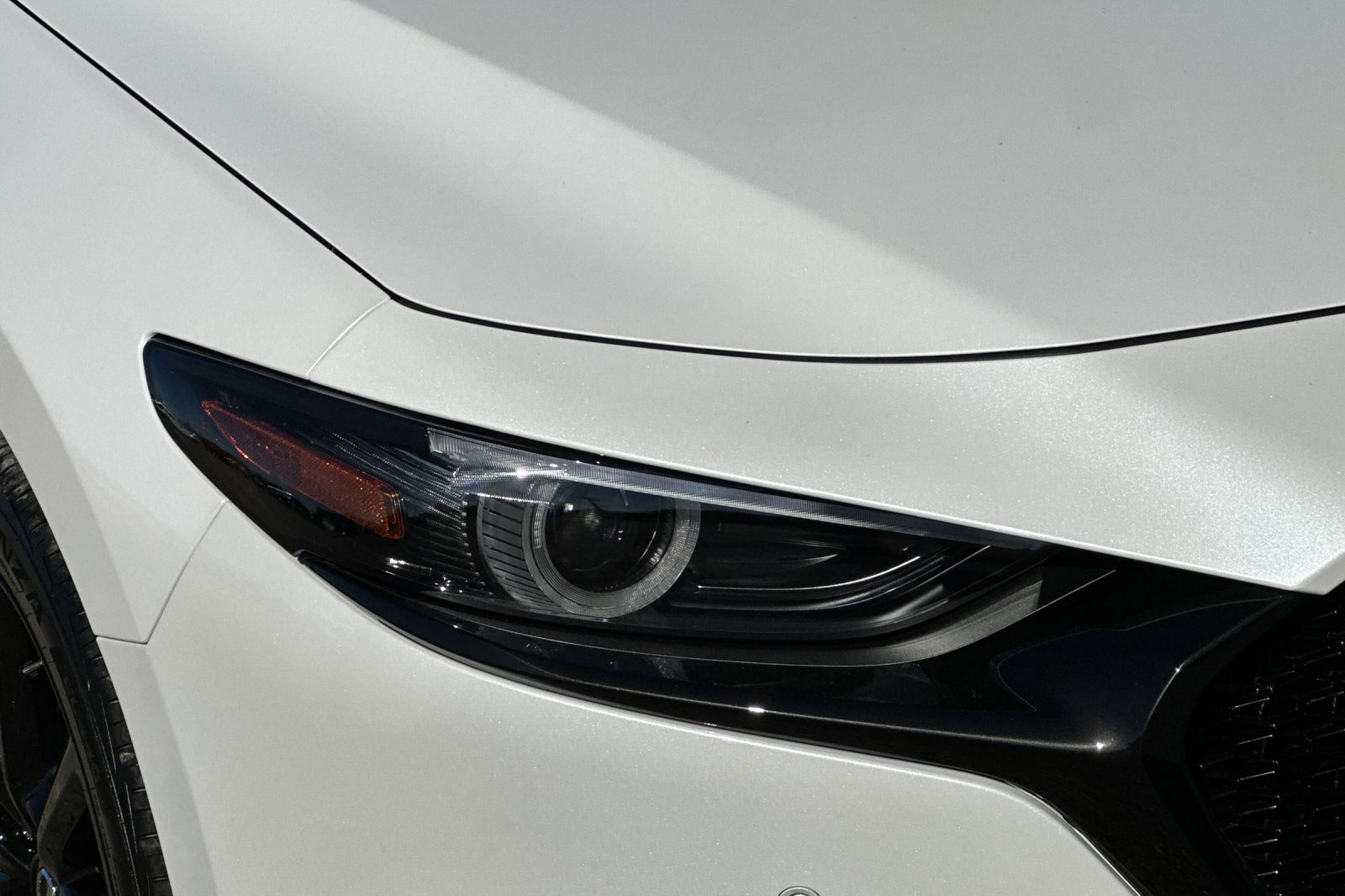 New 2026 MAZDA MAZDA3 Hatchback w/Premium Plus Pkg image 32