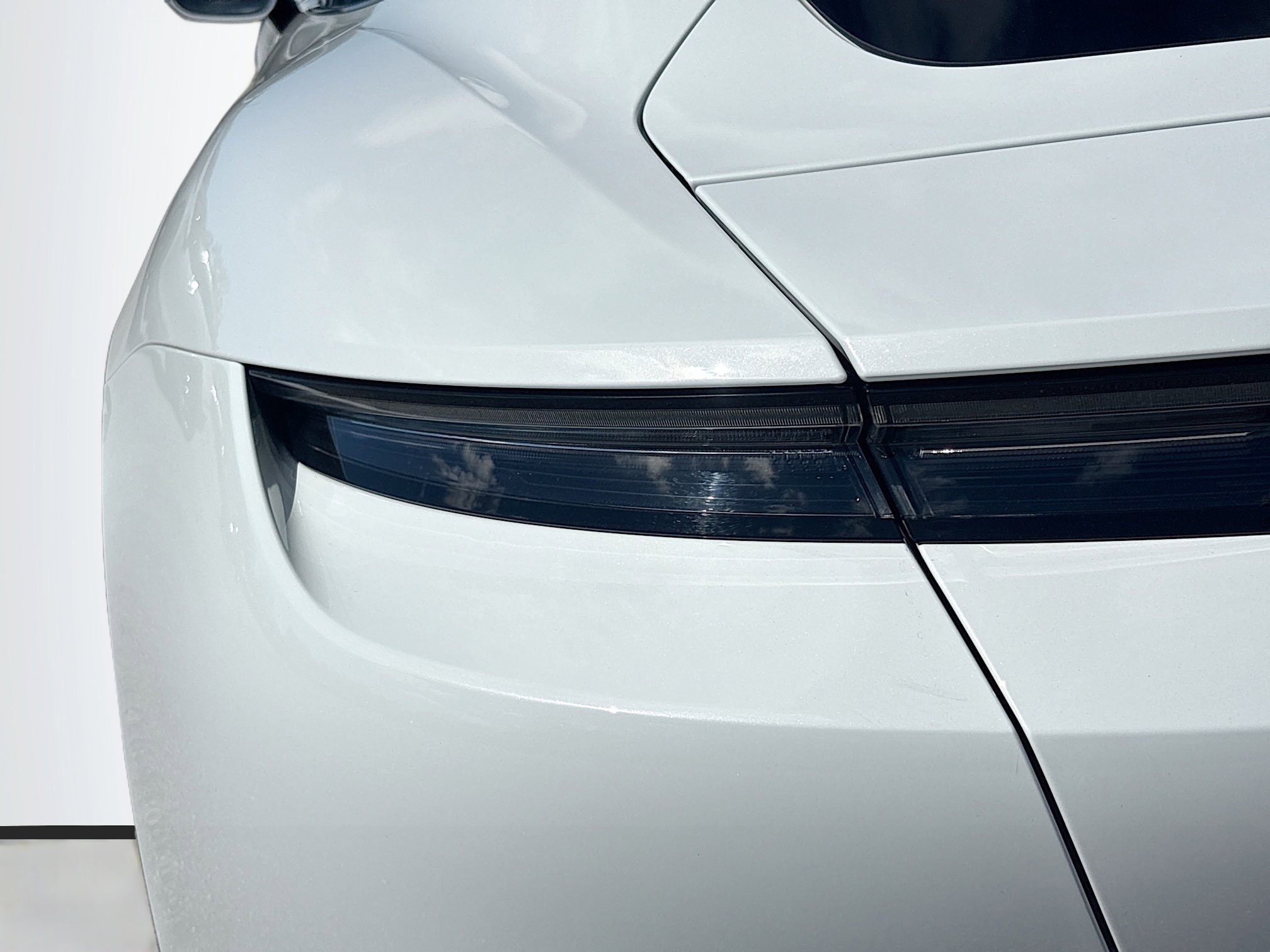 Used 2021 Porsche Taycan 4S image 11