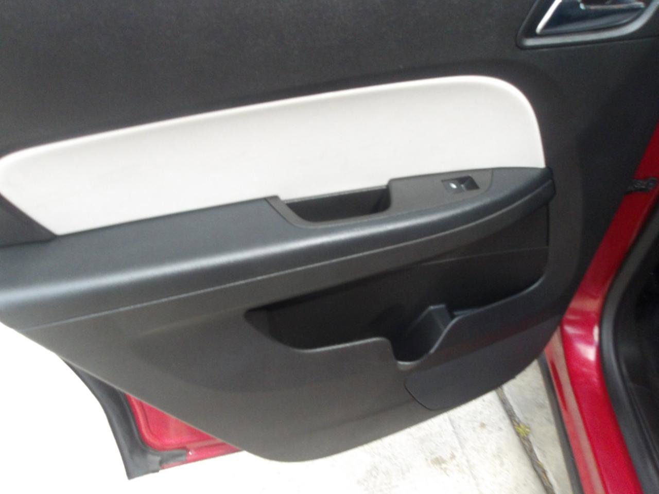Used 2015 Chevrolet Equinox LT FWD image 16