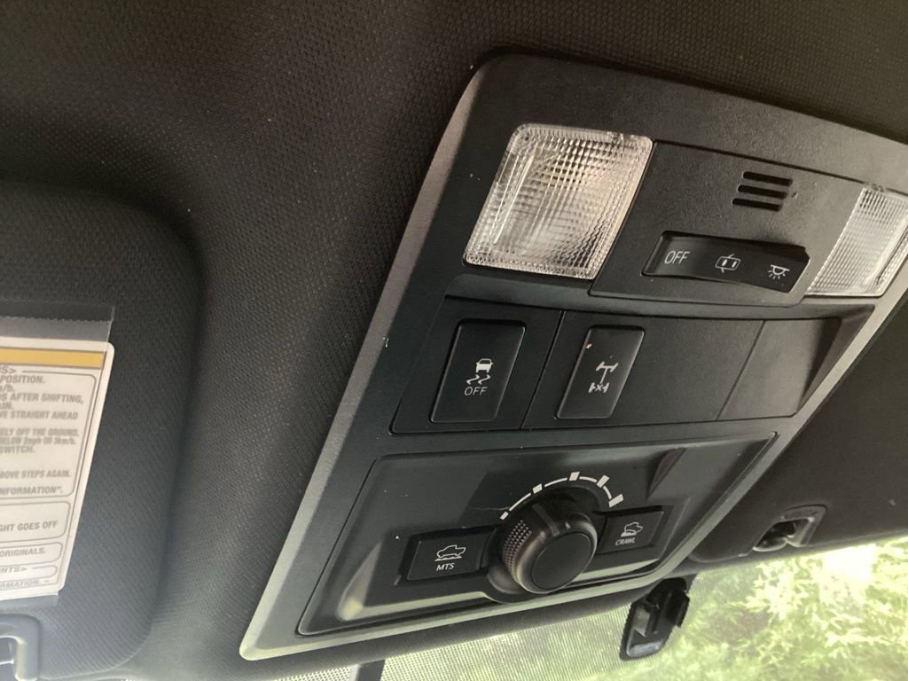 Used 2016 Toyota Tacoma TRD Off-Road w/ Premium & Technology Package AWD/4WD image 17