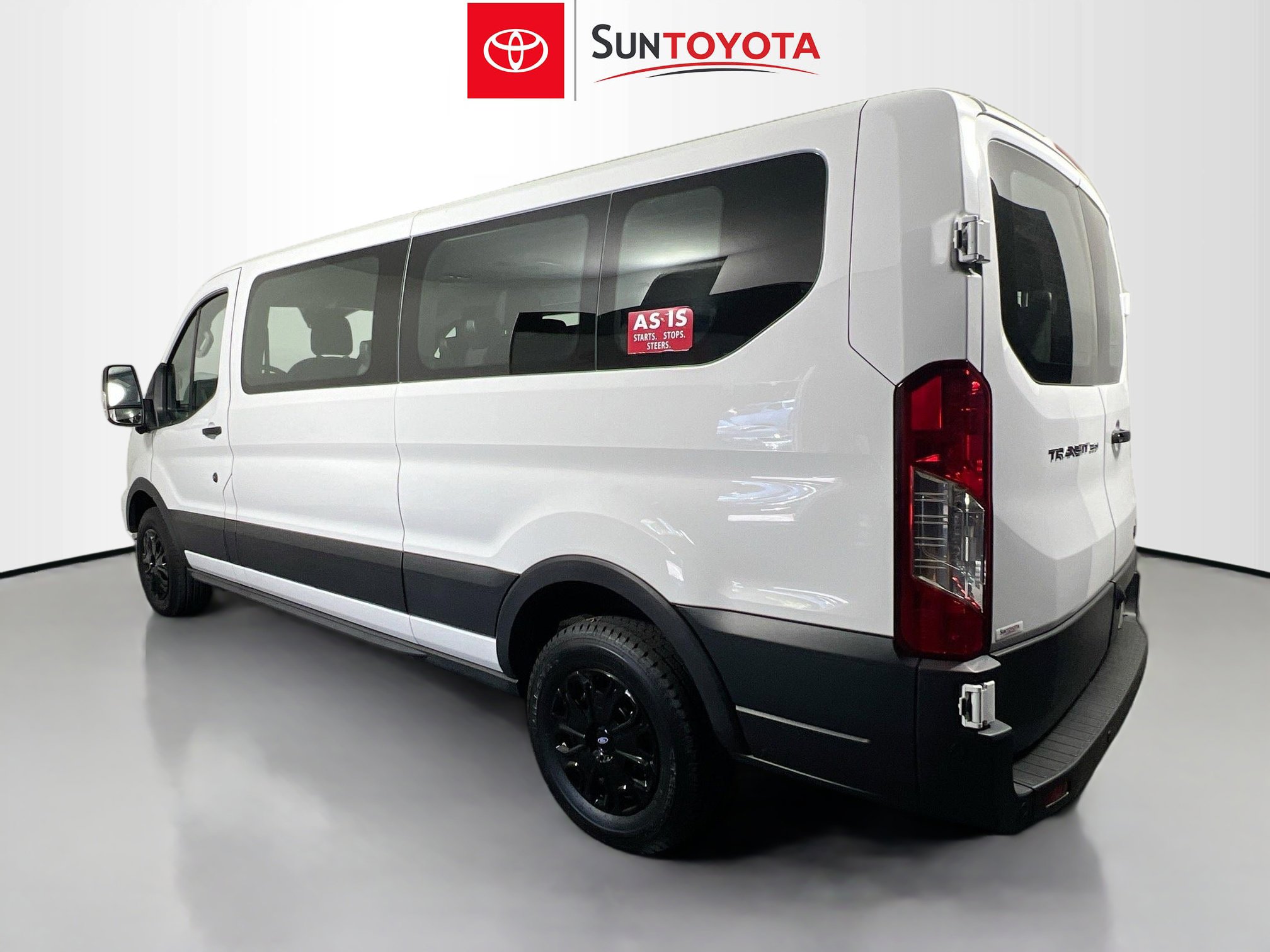 Used 2023 Ford Transit 350 XLT RWD image 6
