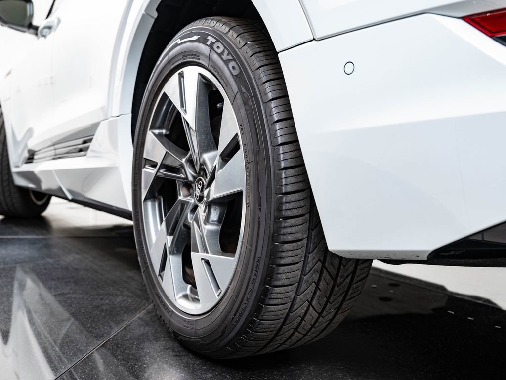 Used 2021 Audi e-tron Premium w/ Convenience Plus Package AWD/4WD image 48