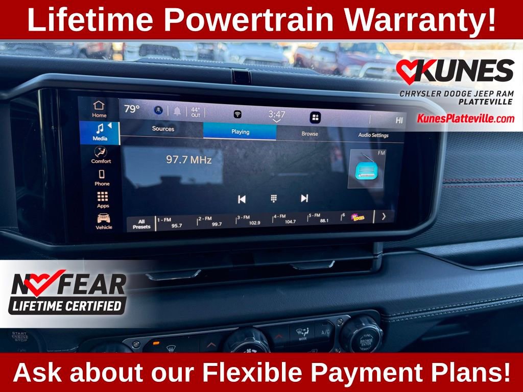 Used 2025 Jeep Wrangler Unlimited Rubicon image 13