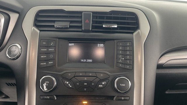 Used 2017 Ford Fusion SE image 40