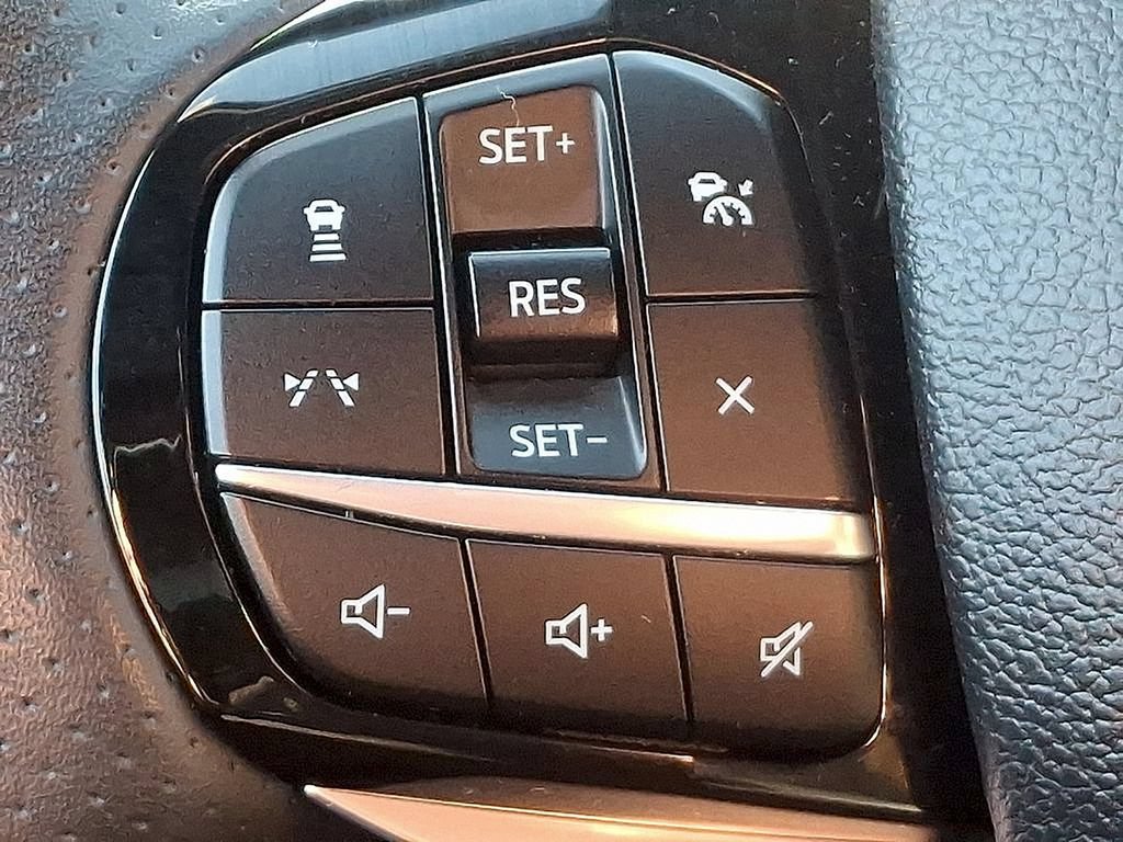 Used 2025 Ford Explorer ST-Line AWD/4WD image 21