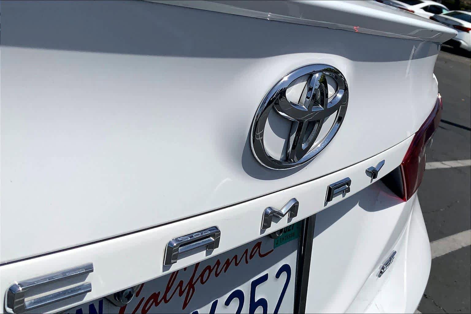 Used 2021 Toyota Camry SE FWD image 29