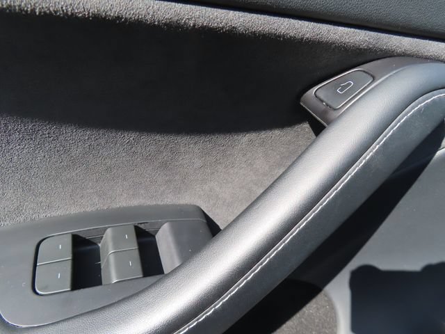 Used 2023 Tesla Model Y Long Range AWD/4WD image 11