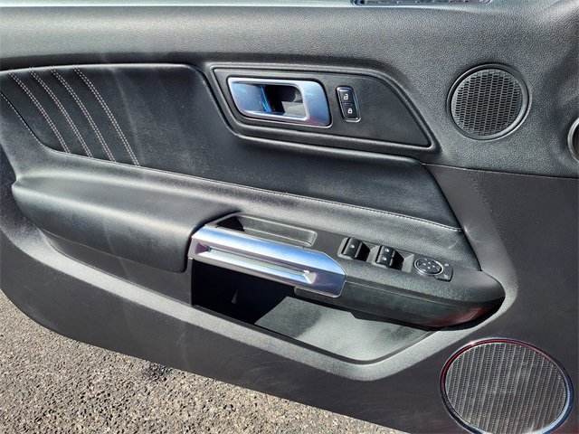 Used 2023 Ford Mustang Premium image 3