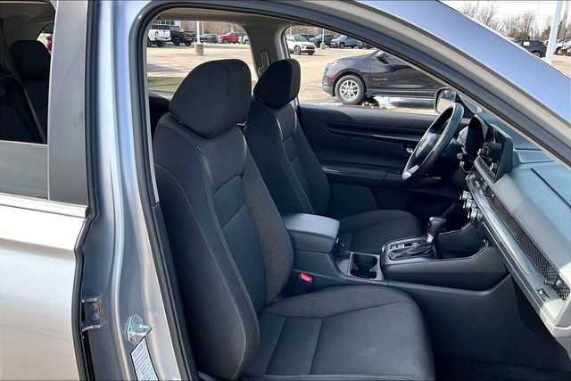 Used 2025 Honda CR-V EX image 29
