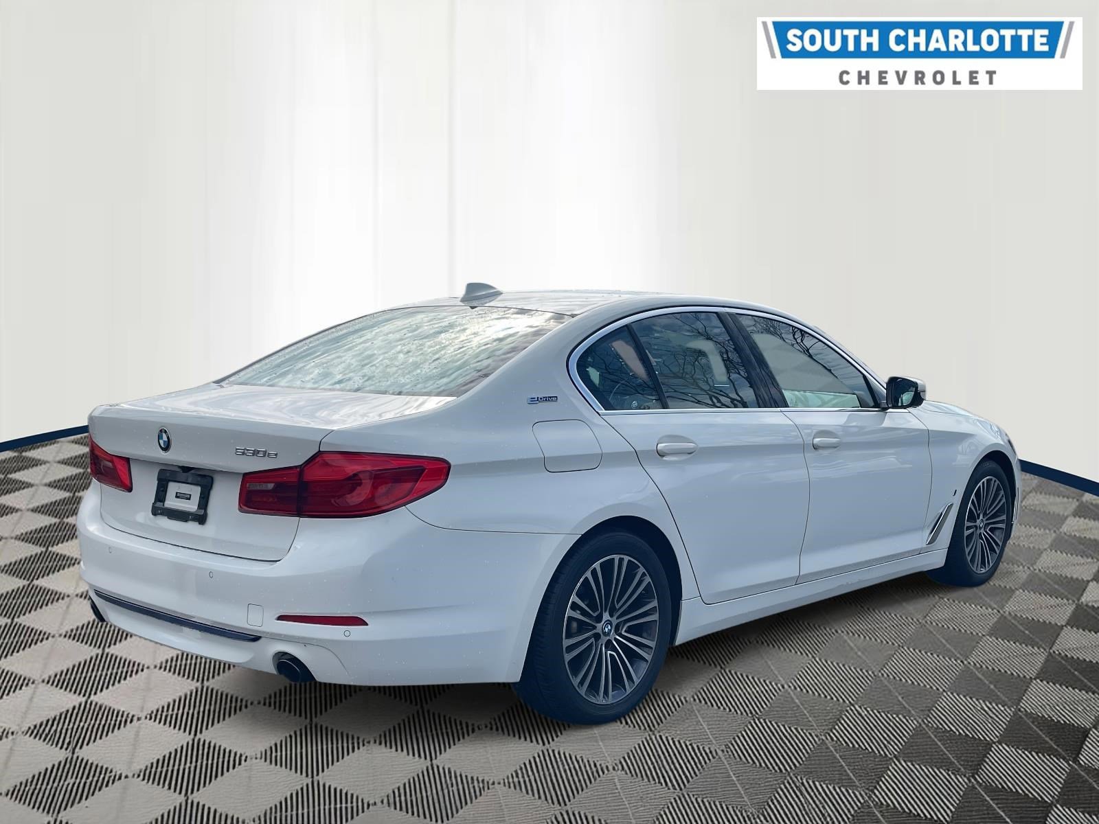 Used 2019 BMW 530e w/ Convenience Package image 5