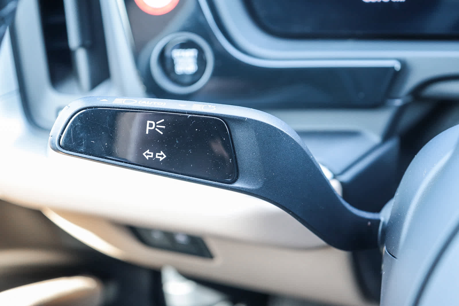 Used 2025 Porsche Cayenne Coupe image 34