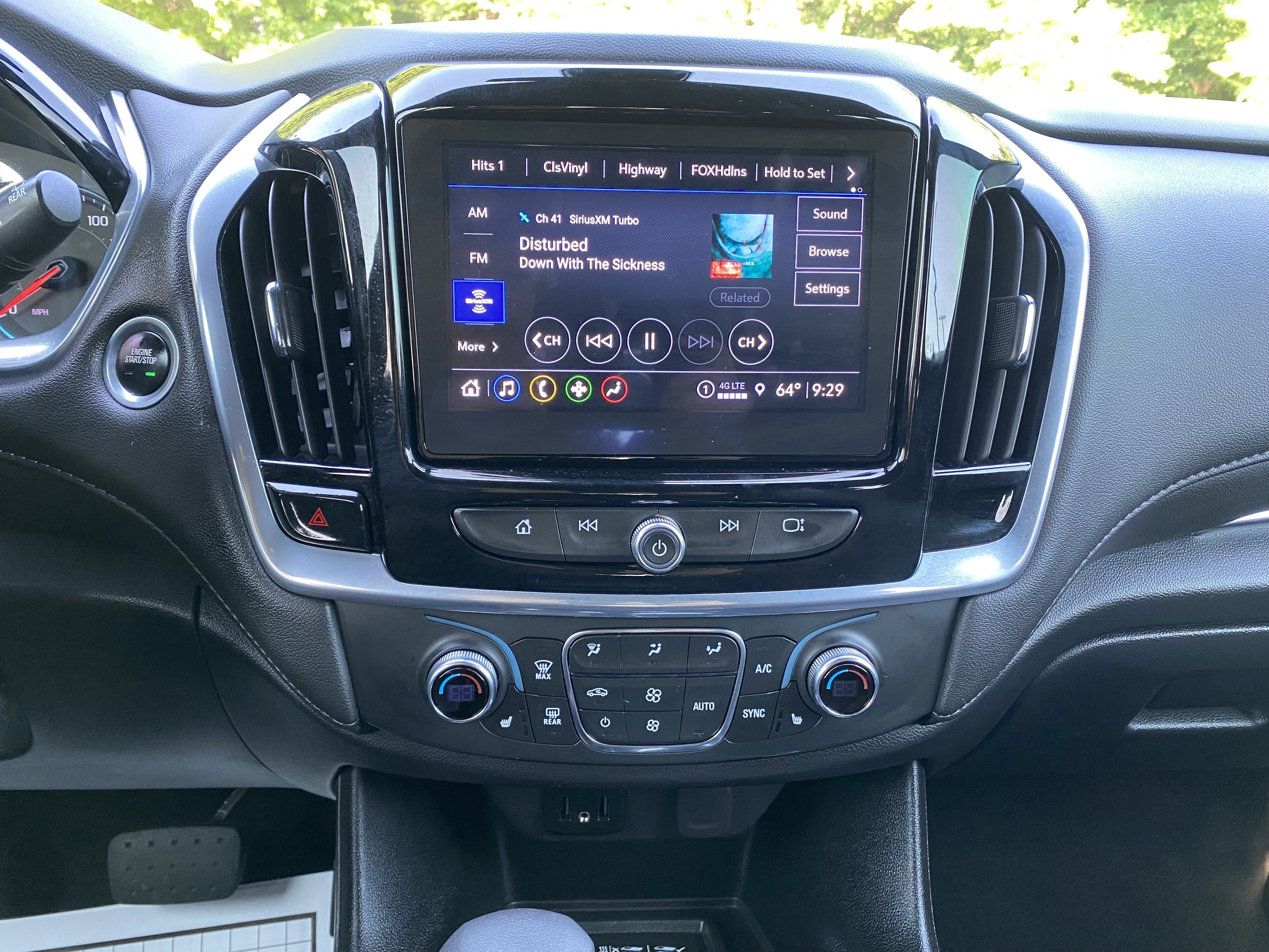 Used 2022 Chevrolet Traverse LT FWD image 24