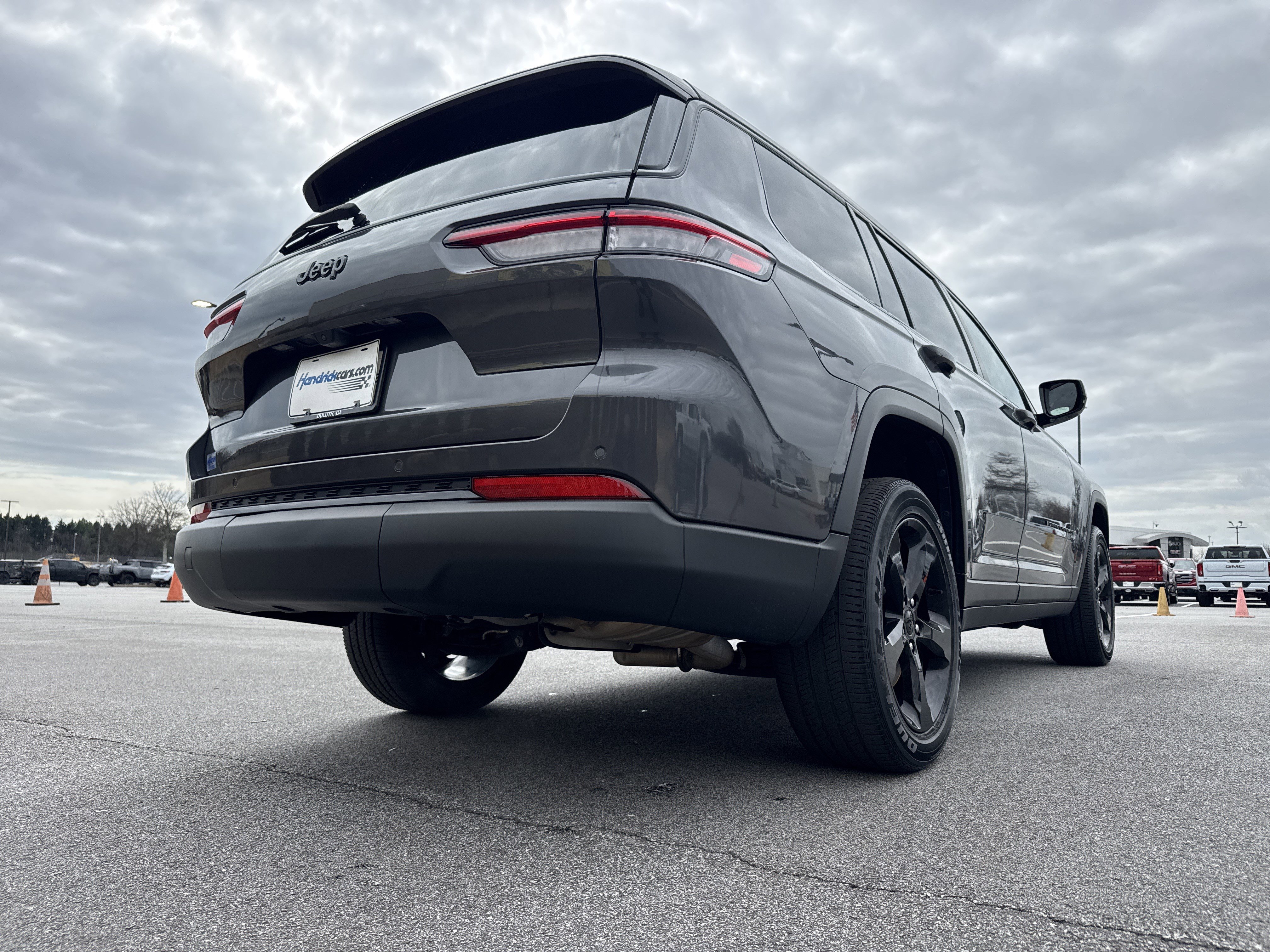 Used 2023 Jeep Grand Cherokee L Laredo image 10