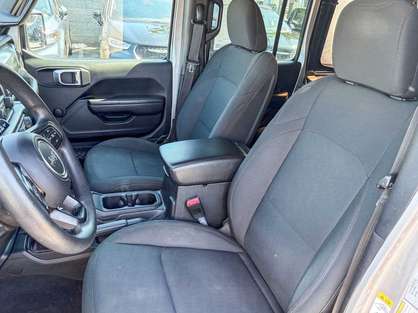 Used 2018 Jeep Wrangler Unlimited Sport AWD/4WD image 16