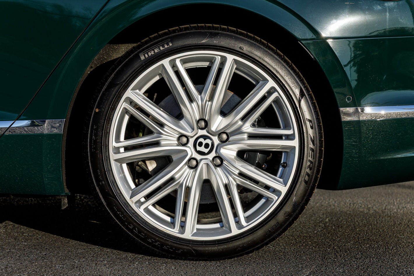 New 2026 Bentley Flying Spur Plug-In Hybrid image 13