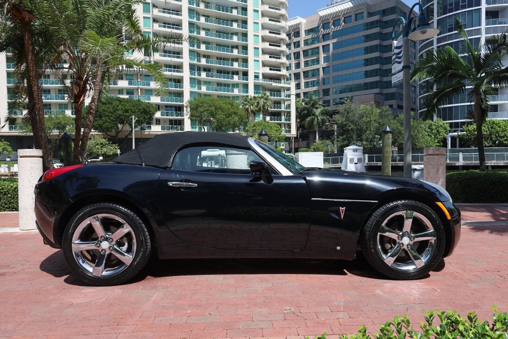 Used 2007 Pontiac Solstice GXP w/ Premium Package RWD image 4