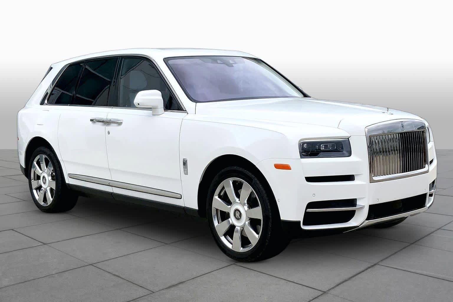 Used 2024 Rolls-Royce Cullinan w/ Cullinan Package image 2
