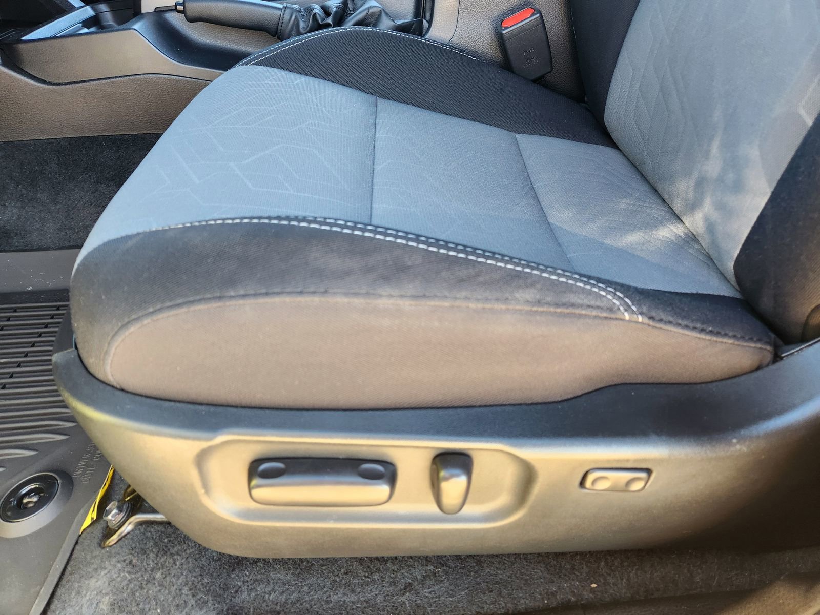 Used 2023 Toyota Tacoma TRD Off-Road image 27