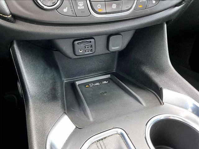 Used 2020 Chevrolet Traverse Premier FWD image 25