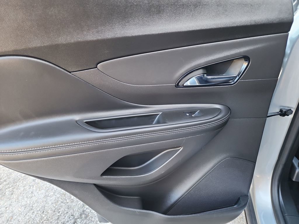 Used 2022 Buick Encore Preferred w/ Safety Package image 34