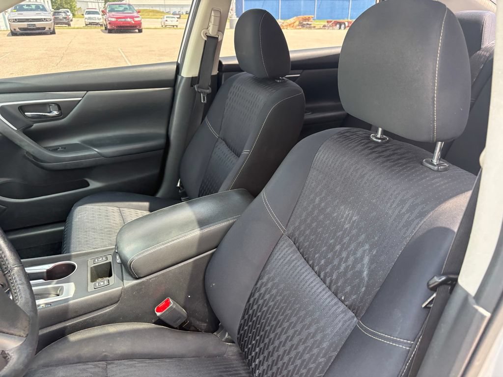 Used 2017 Nissan Altima 2.5 SV w/ Convenience Package FWD image 10