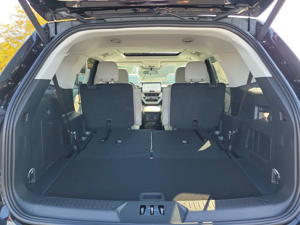 New 2026 Ford Explorer Active w/ Active Comfort Package image 10